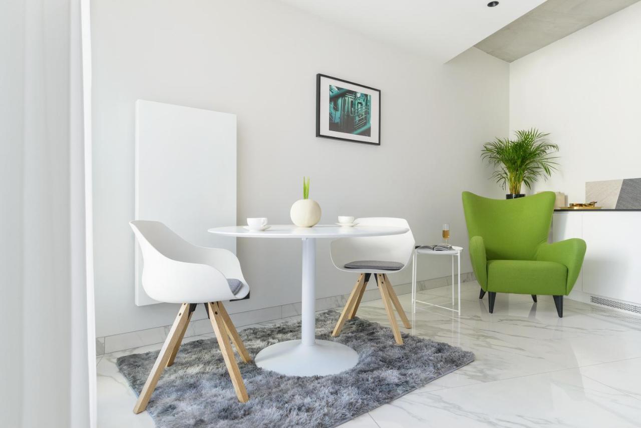 Centro Design Apartments - Polwiejska พอซนาน ภายนอก รูปภาพ